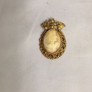 Vintage Florenza Cameo Brooch & Pendant